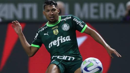 Palmeiras recebe líder Botafogo para tentar diminuir diferença pelo Brasileiro; veja escalações