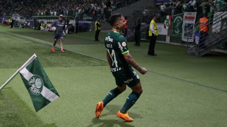 Palmeiras revive na segunda etapa e vira na Libertadores; Artur marca um