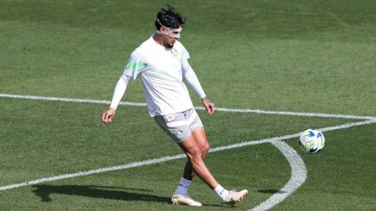 Palmeiras segue treinos com zagueiros alvos do mercado da bola