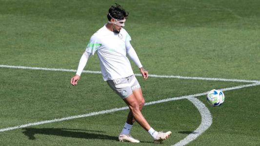 Palmeiras segue treinos com zagueiros alvos do mercado da bola
