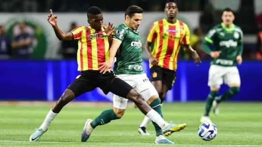 Palmeiras só empata com Deportivo Pereira, mas avança na Libertadores