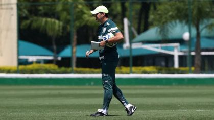 Palmeiras treina de olho no Atlético em dia de boas notícias para Dudu