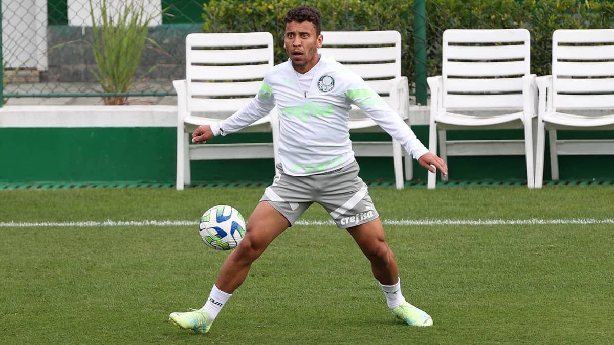 Palmeiras treina com titulares de olho no duelo contra o São Paulo