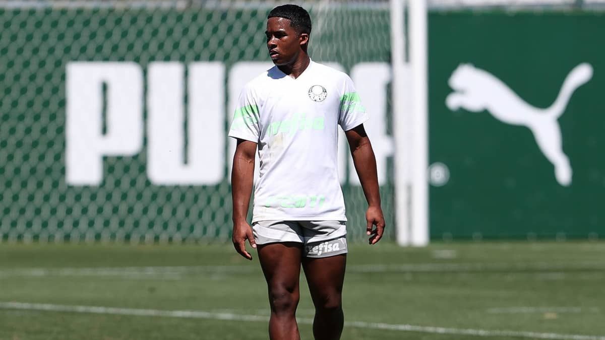 Palmeiras treina, e Abel tem dúvidas com selecionáveis