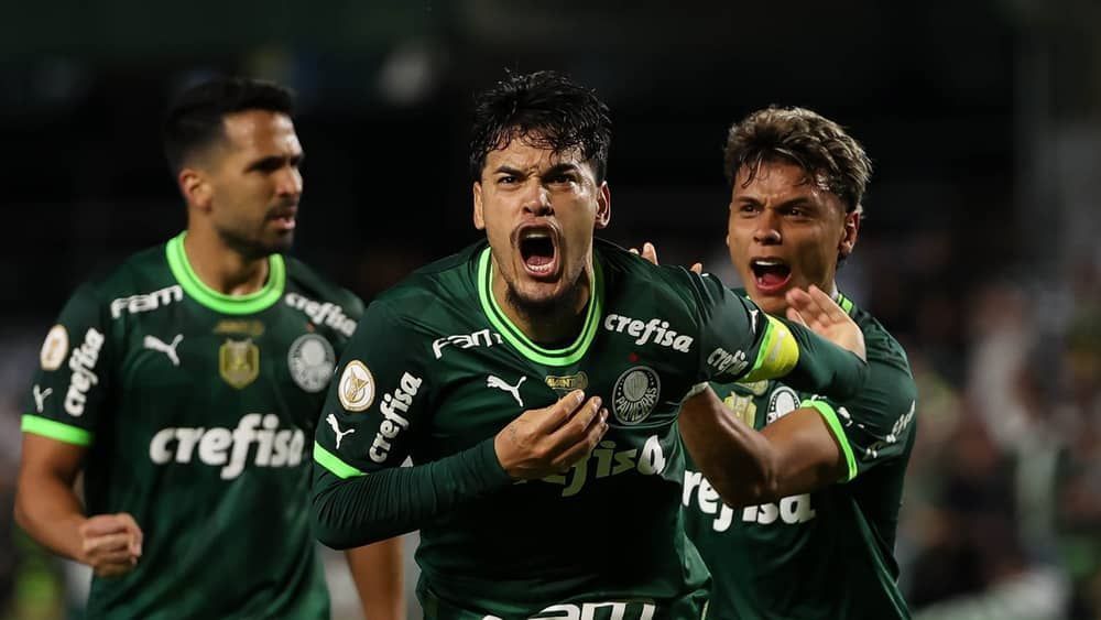 Palmeiras bate Coritiba e estanca crise com 1ª vitória em mais de um mês