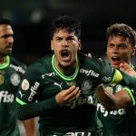 Palmeiras bate Coritiba e estanca crise com 1ª vitória em mais de um mês