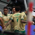 Palmeiras goleia Criciúma e segue na cola do Botafogo no Brasileirão