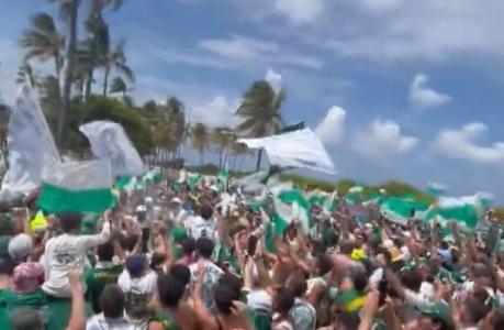 Torcedores do Palmeiras na Ocean Drive, em Miami, antes de jogo contra o Inter Miami
