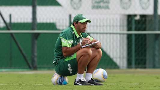 O centroavante Henrique, ex-Palmeiras, está perto de ser contratado pelo Cruzeiro.