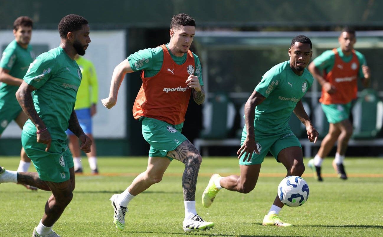 Palmeiras retoma treinos de olho no clássico com Corinthians; Paulinho inicia recuperação