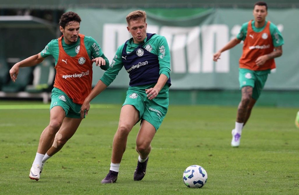 De 'folga' no fim de semana, Palmeiras prioriza treinamento na Academia de Futebol