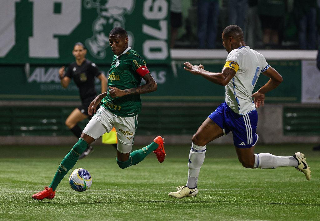 Acertado com o Atlético, volante Patrick tem data para desembarcar em BH