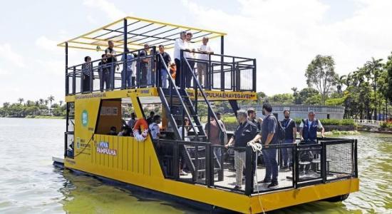 A navegação é feita no Capivarã – barco tipo catamarã com capacidade para 30 pessoas, incluindo tripulação e guia de turismo