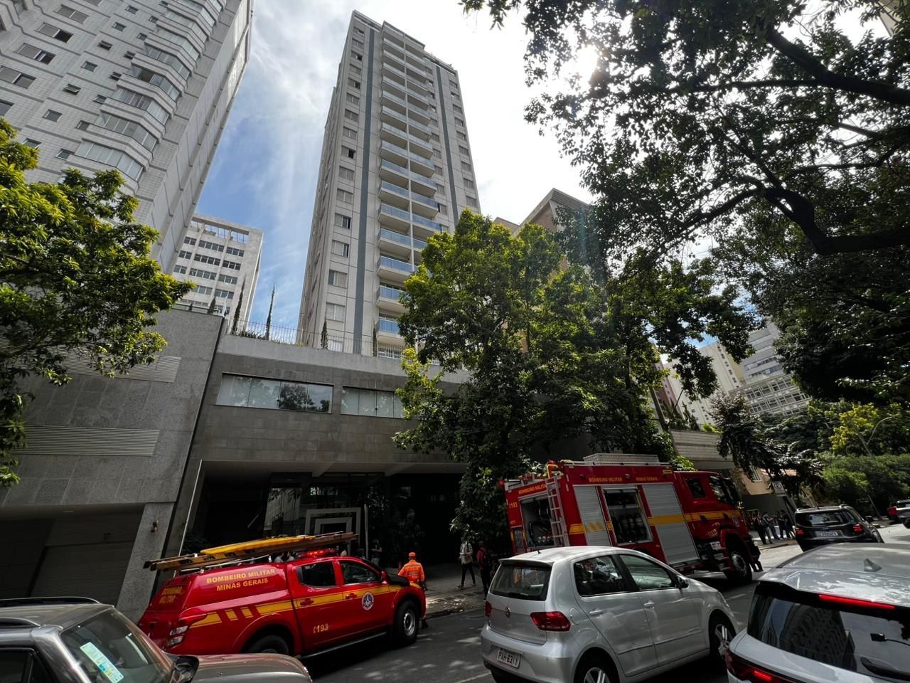 Panela esquecida no fogo causa evacuação geral de prédio na Savassi, em BH