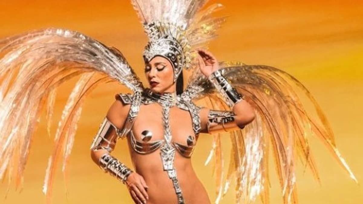 Vídeo: Paolla Oliveira, rainha da Grande Rio, arrasa na Marquês de Sapucaí