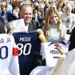 Chuvas no RS: Papa abençoa camisas de Neymar, Mbappé e Messi doadas a leilão