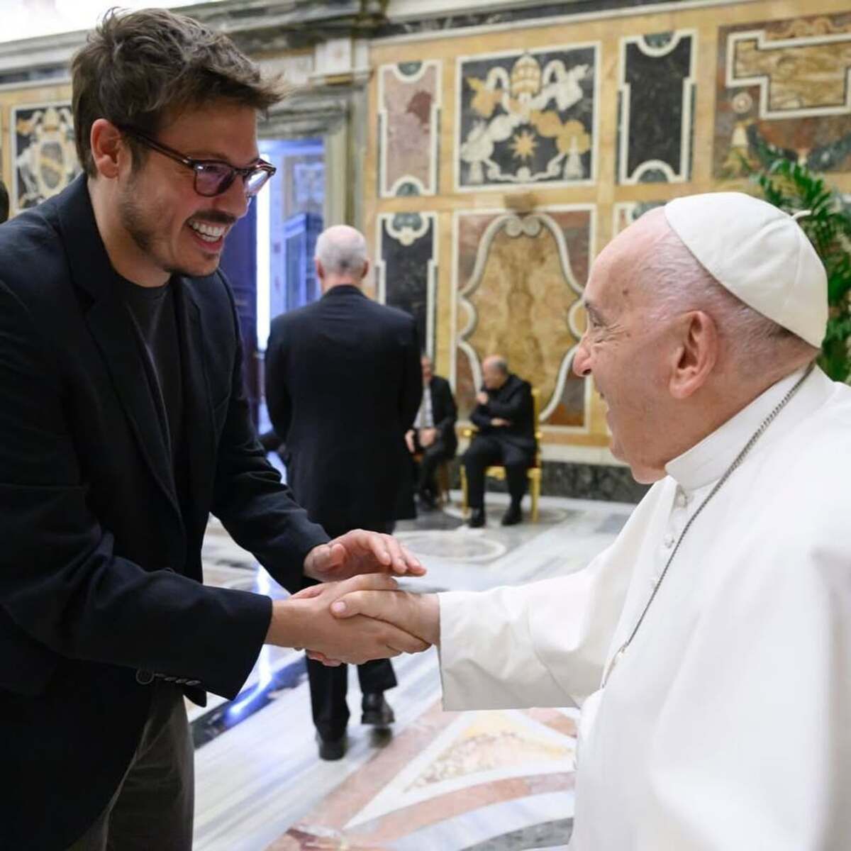 Celebridades brasileiras lamentam a morte do papa Francisco