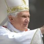 Papa emérito Bento XVI revelou ter abdicado do papado por insônia