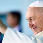 ‘Mulheres trans são filhas de Deus’, afirma Papa Francisco em entrevista