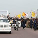 'Tirem as mãos da África', diz papa Francisco contra exploração