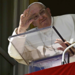 AVC e insuficiência cardíaca: entenda as causas da morte do papa Francisco