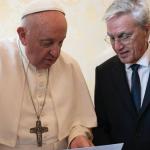 'Volte seu olhar para nosso país', diz Caetano Veloso em carta ao papa Francisco