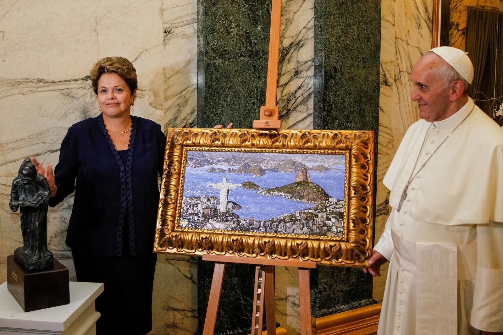 Dilma Rousseff lamenta morte de papa Francisco: 'filho das Américas'