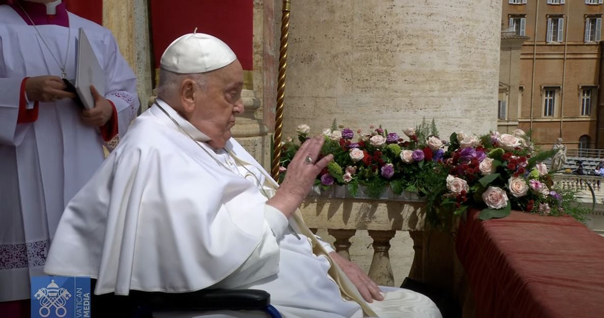 Papa Francisco fez breve aparição no Domingo de Páscoa um dia antes de morrer