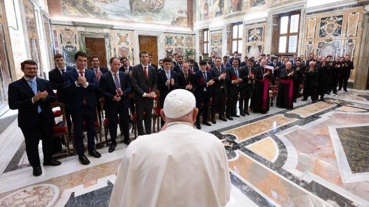 Papa Francisco manda recado para padres
