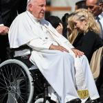 Como está o papa Francisco após operação? Vaticano atualiza quadro