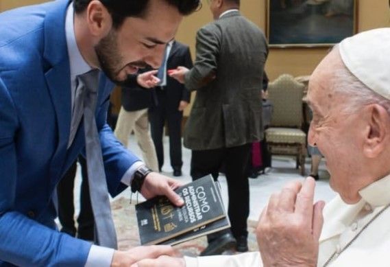 Mineiro lembra encontros com Papa Francisco: 'Extremamente humano'