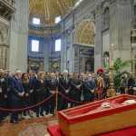 Lula, Dilma, Hugo Motta e Lewandowski vão a velório do papa Francisco no Vaticano