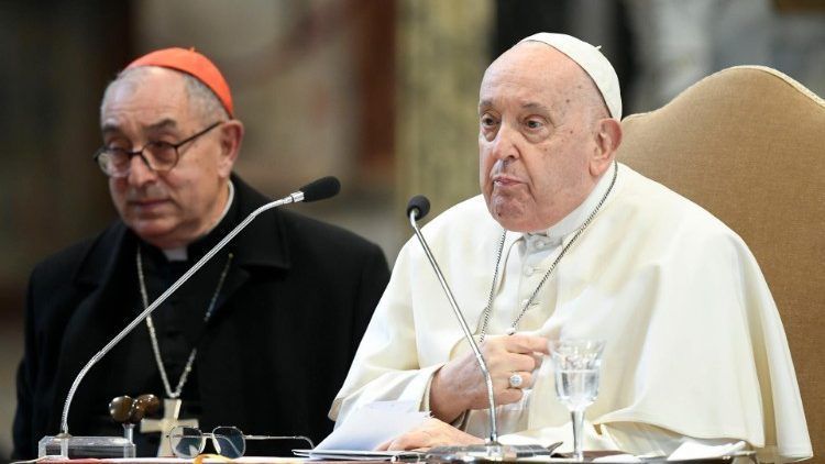 'Vamos abençoar pessoas, não grupos LGBT', diz papa Francisco no Vaticano