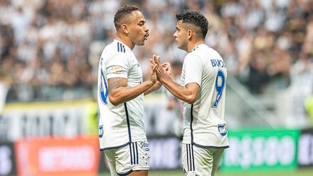 De volta ao Cruzeiro, Papagaio acelerou retorno após grave lesão no joelho
