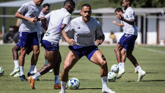 Papagaio se machucou em uma dividida de bola com o lateral William, na Toca II