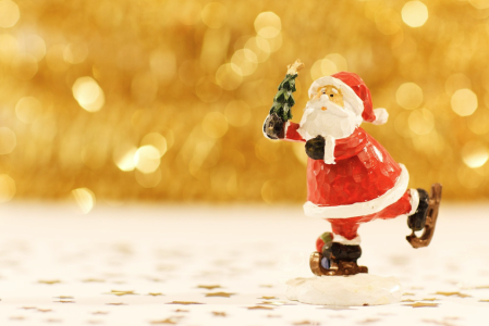 Ação reúne decoração natalina no Barreiro e Papai Noel gigante no prédio da Cemig