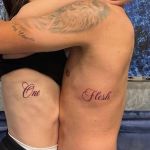 Meia da Seleção Brasileira faz ‘tatuagem de casal’ com namorada e agita web