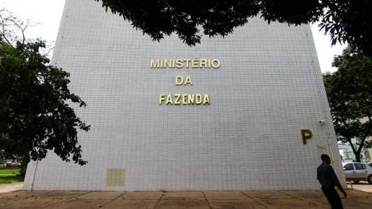 Para 2024, a expectativa de crescimento foi revisada de 2,3% para 2,2%