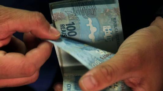 Para 2024, a projeção da inflação do Boletim Focus ficou em 4,14%