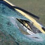 Adolescentes são acusados de matar mulher ao atirar pedra no carro que ela dirigia