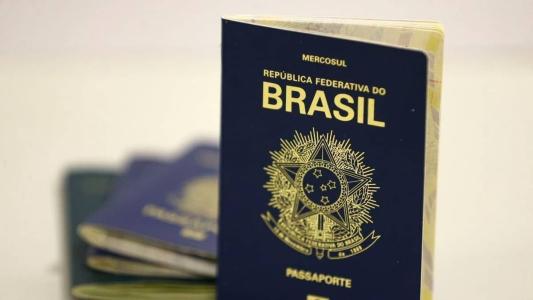 Para emitir um passaporte, é preciso pagar uma taxa de R$ 257,25