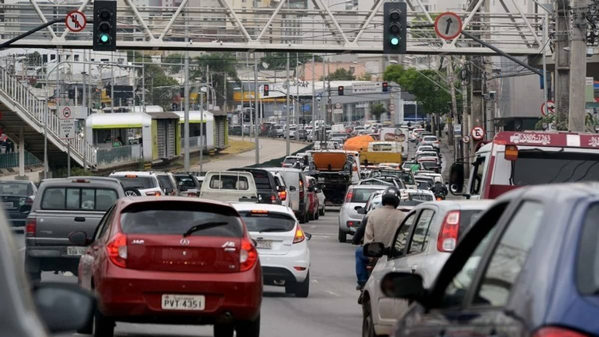 Começa nesta sexta-feira cobrança do CRLV para veículos com finais de placas 1, 2 e 3 em Minas  