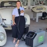 8 de março | Brasileira transforma Fusca 1972 em carro elétrico