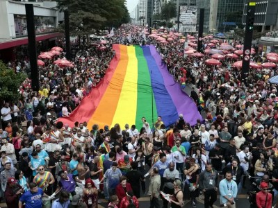 Milhares Colorem Avenida Paulista na 29ª Parada do Orgulho LGBT+ de SP