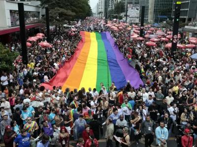Milhares Colorem Avenida Paulista na 29ª Parada do Orgulho LGBT+ de SP