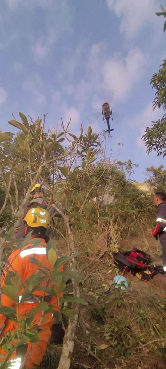Piloto de paraglider morre em queda, no Pico do Gavião