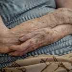 Conheça técnica que 'substitui' células do cérebro em pacientes com Parkinson
