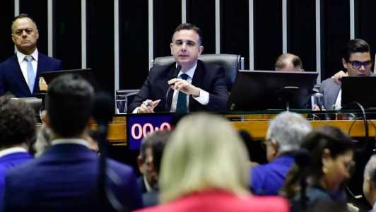 Parlamentares aprovaram o repasse de R$ 15 bilhões dos cofres da União para estados e municípios