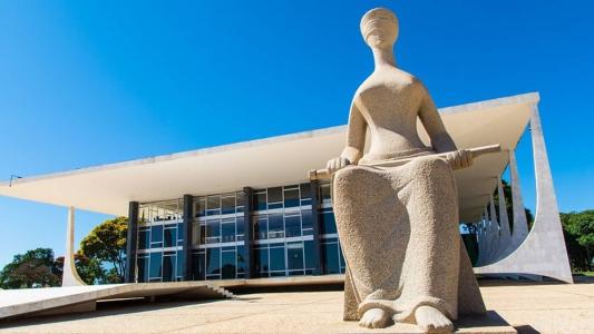 Parlamentares fizeram protesto contra o Supremo Tribunal Federal