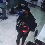 Homem em situação de rua é preso em flagrante com televisão furtada de escola em Contagem: vídeo